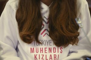 turkiyenin_muhendis_kizlari