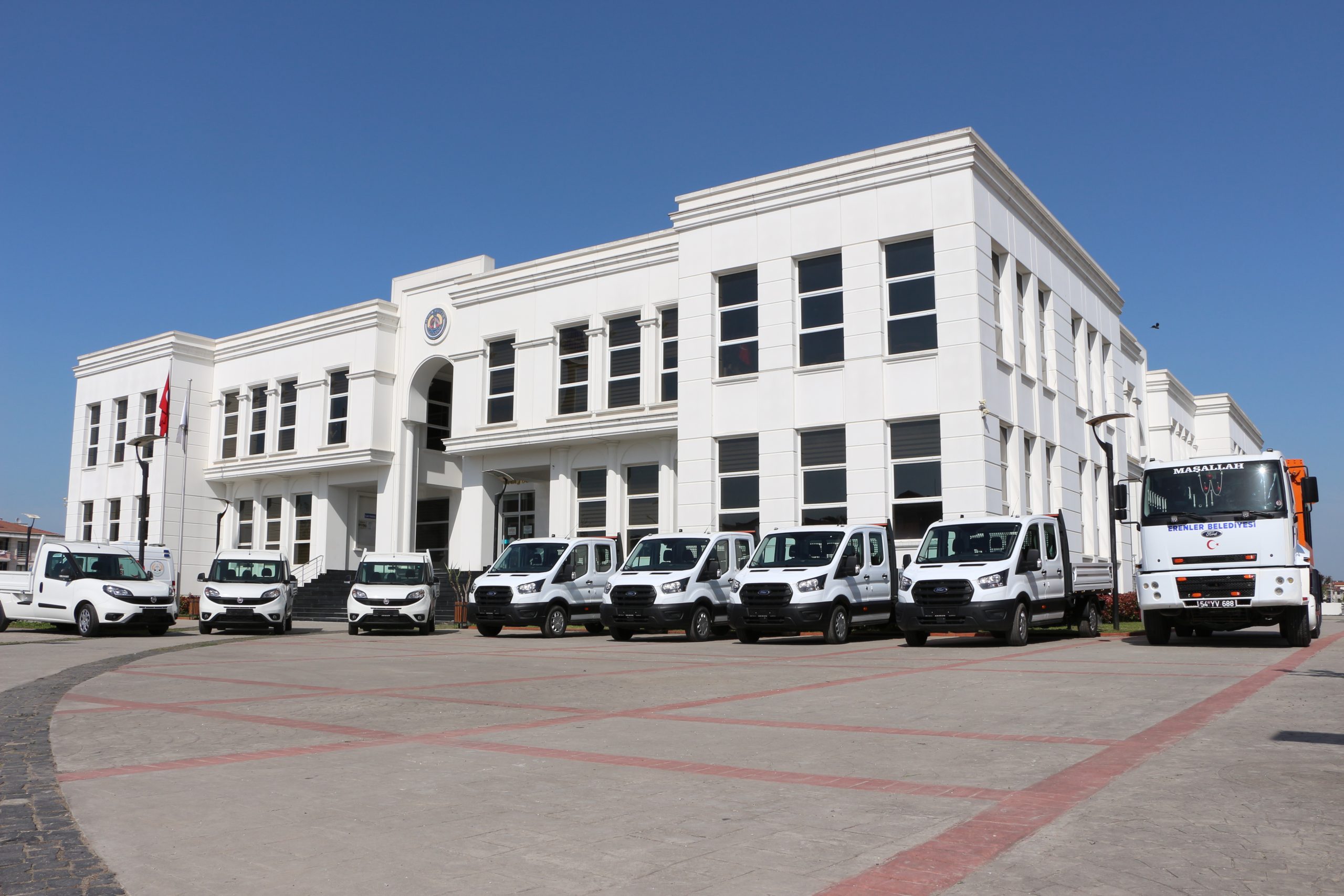 ERENLER BELEDİYESİ 7 YENİ SAHA ARACI ALDI