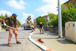 Büyükşehir, Beşköprü Caddesi’ni karış karış işliyor