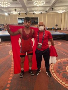 Büyükşehir Güreş Takımı sporcusu dünya şampiyonu oldu