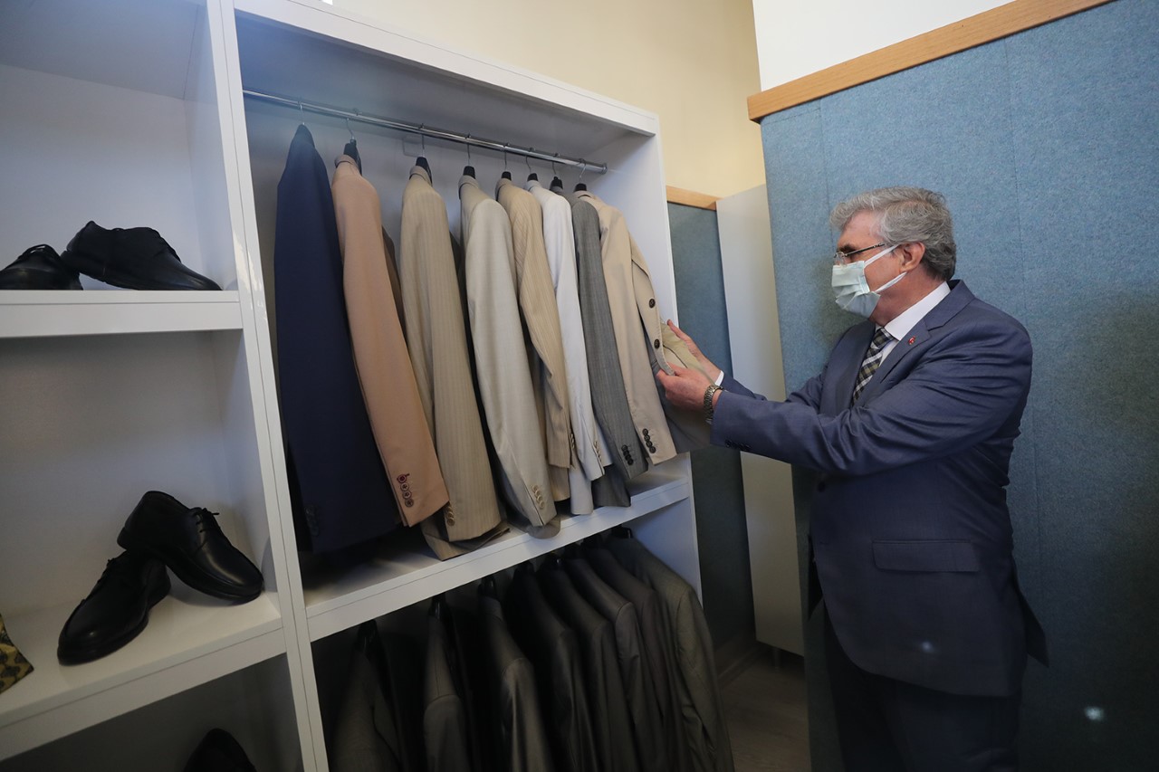 7 bin 200 adet kıyafeti