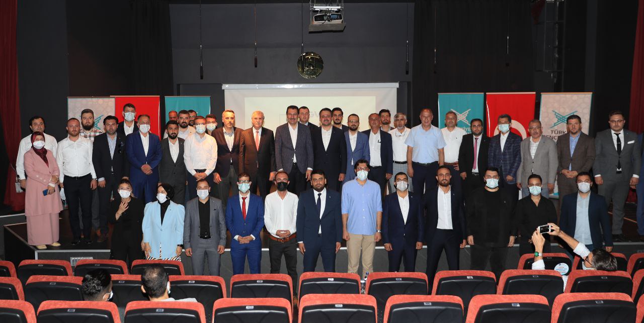 İlim ve irfan sahibi gençler ü