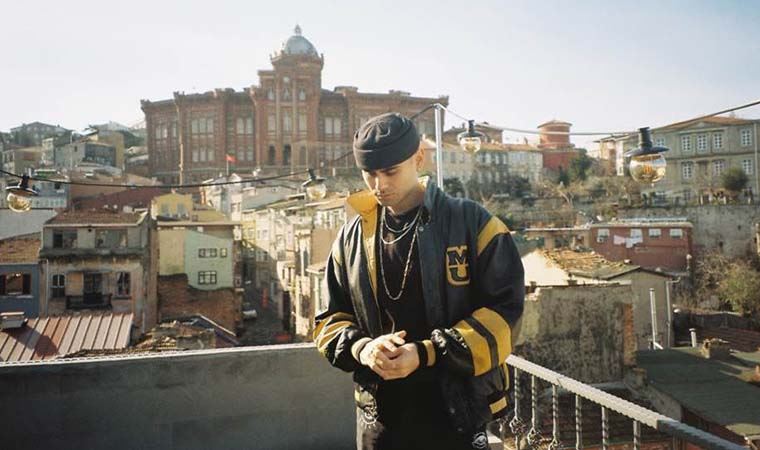 ANNESİ SAPANCALI OLAN ONUR'UN