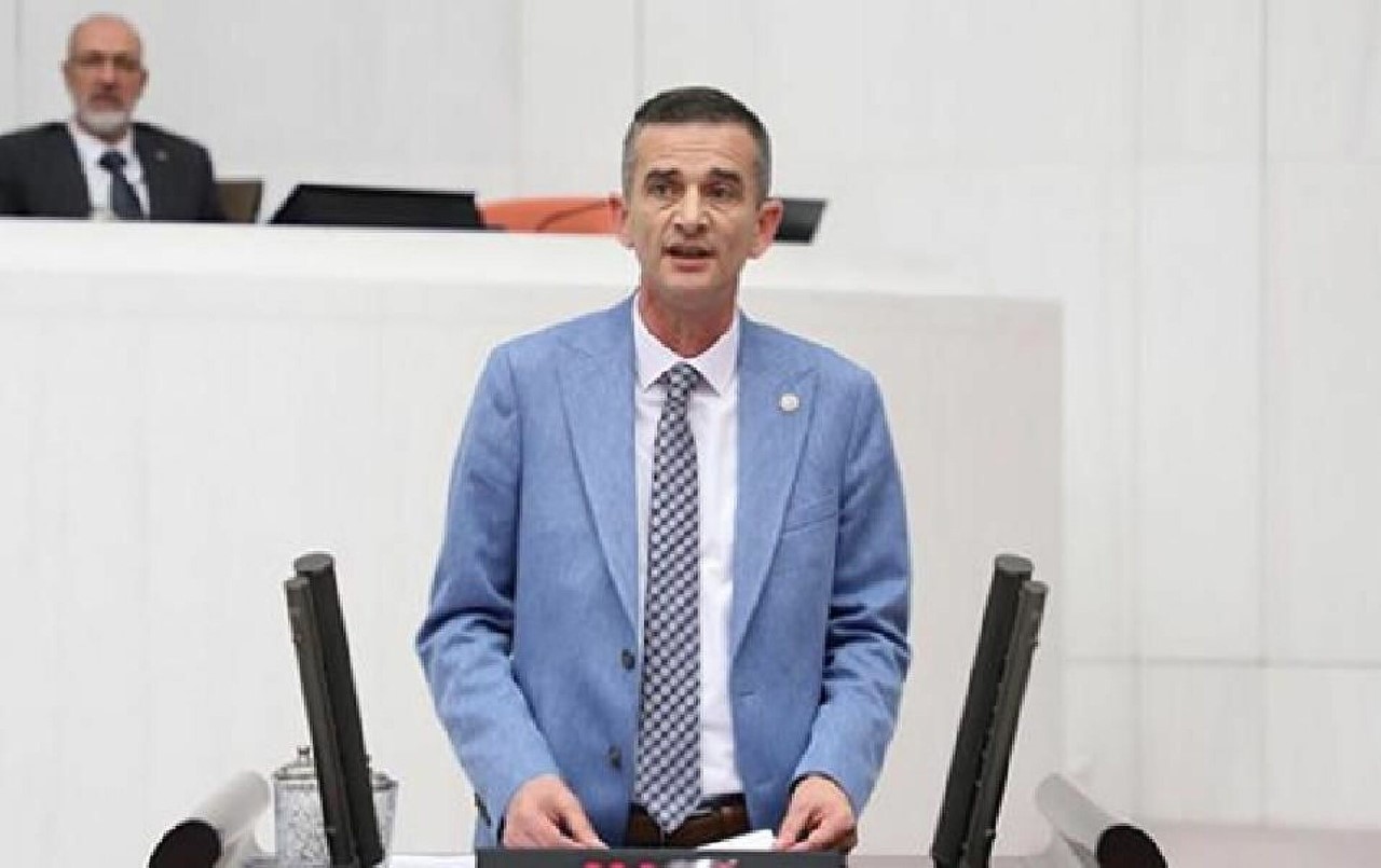 thumbnail_Ümit Dikbayır