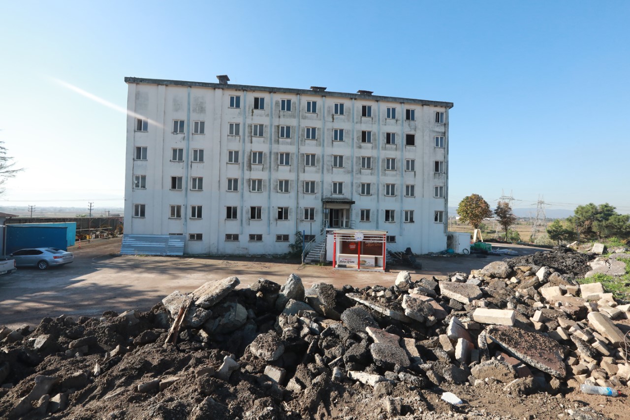 Adapazarı’nda Tehlikeli Yapılar