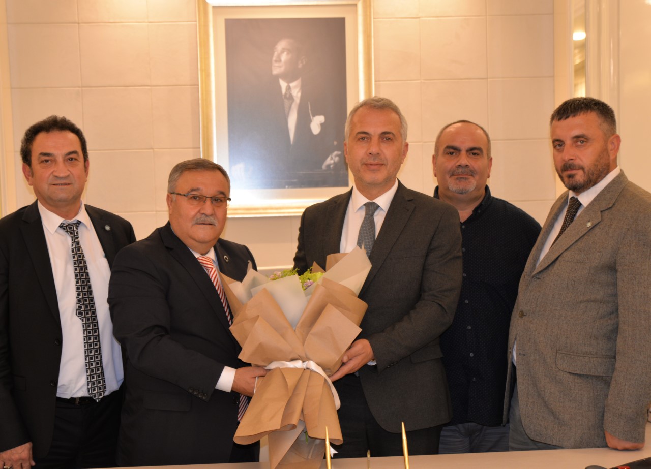 HENDEK BELEDİYESİ’NDE SÖZLEŞME SEVİNCİ