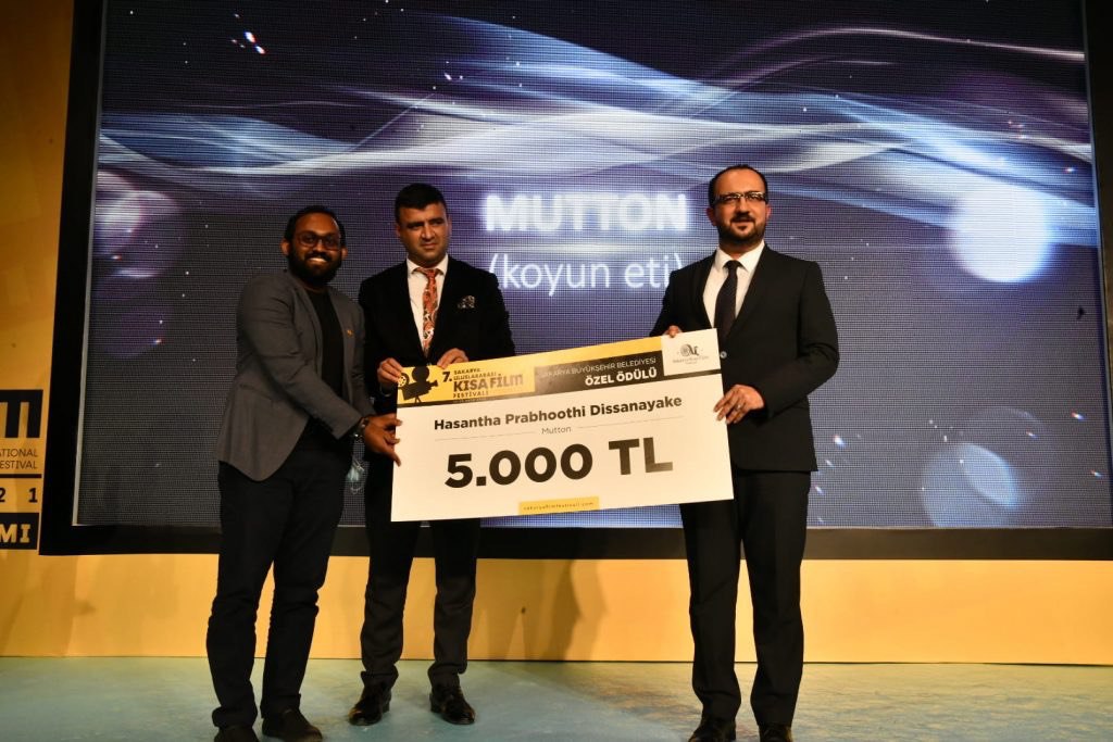 Sakarya Kısa Film Festivali’nde ödül alan Sri Lanka’lı ülkesinde coşkuyla