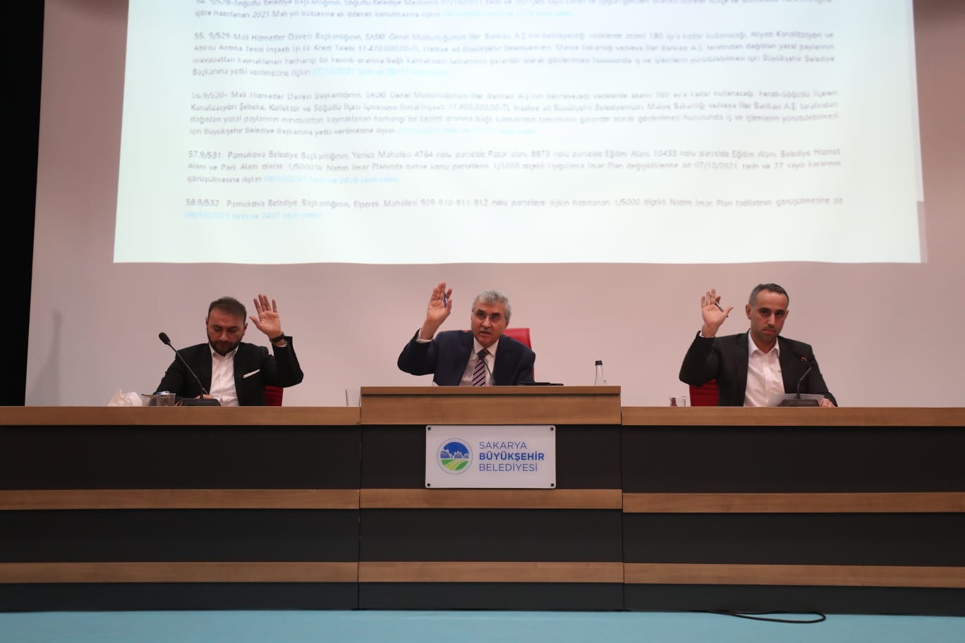 hizmet ve yatırımlarımızla donatıyoruz”