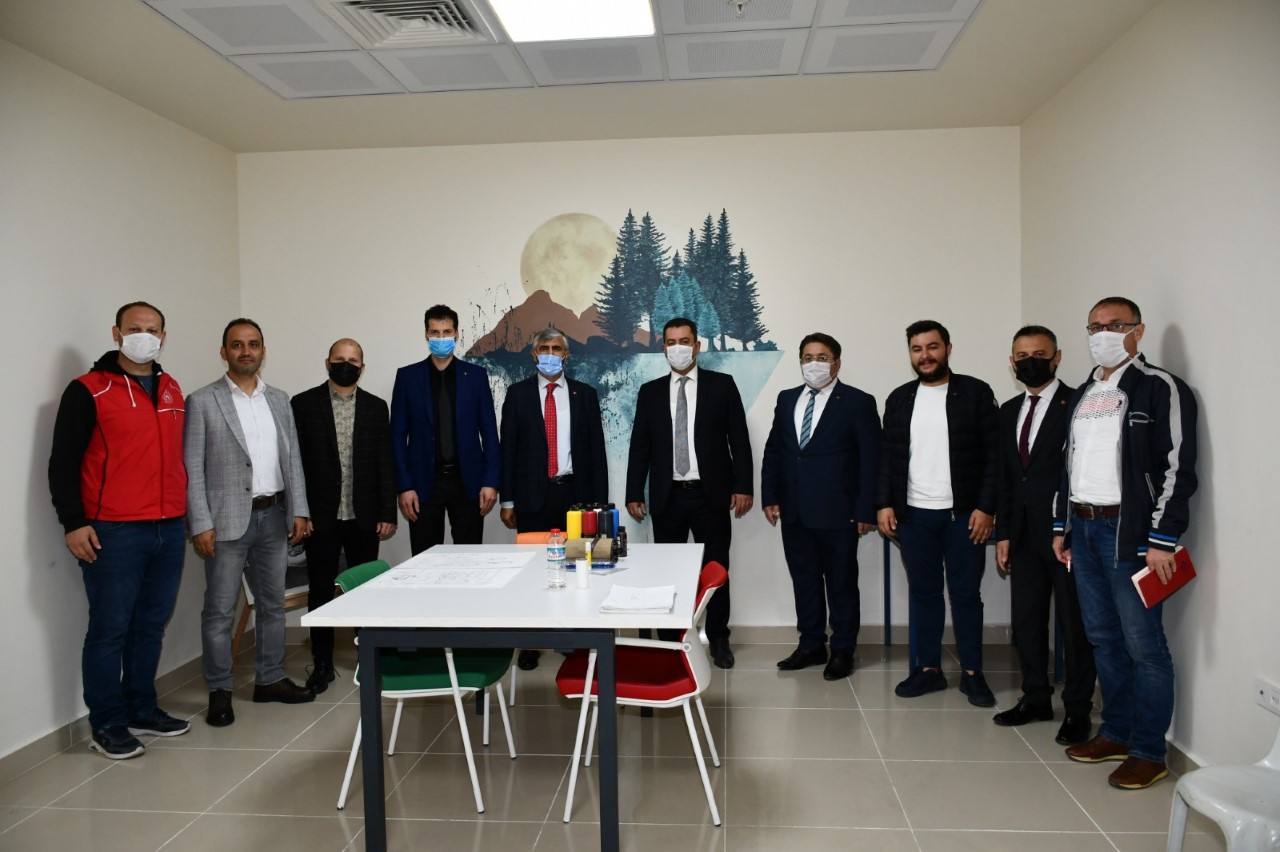 thumbnail_FA2zI_XXEAYE-n4