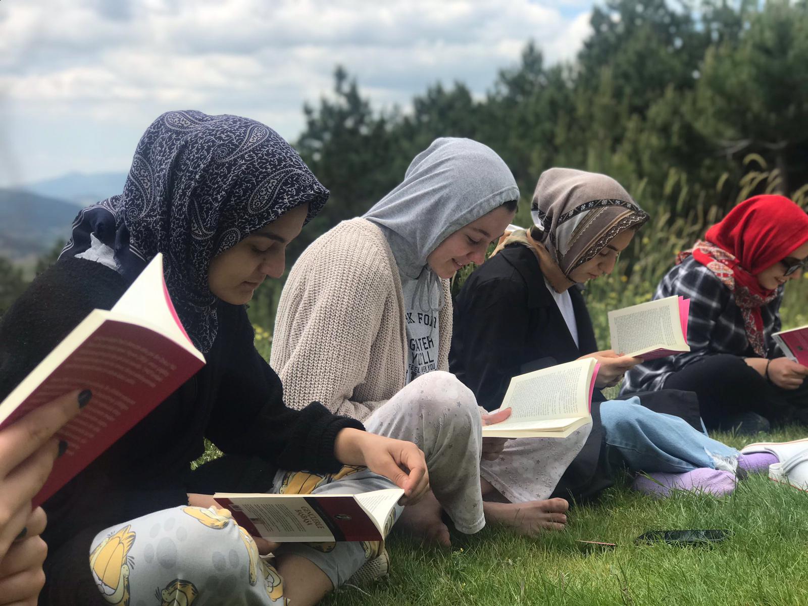 kitap okuma halkaları görsel (21)