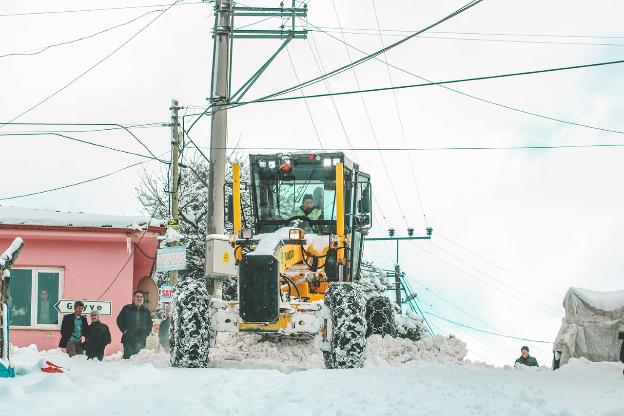 49 mahalle yolu ulaşıma açıldı