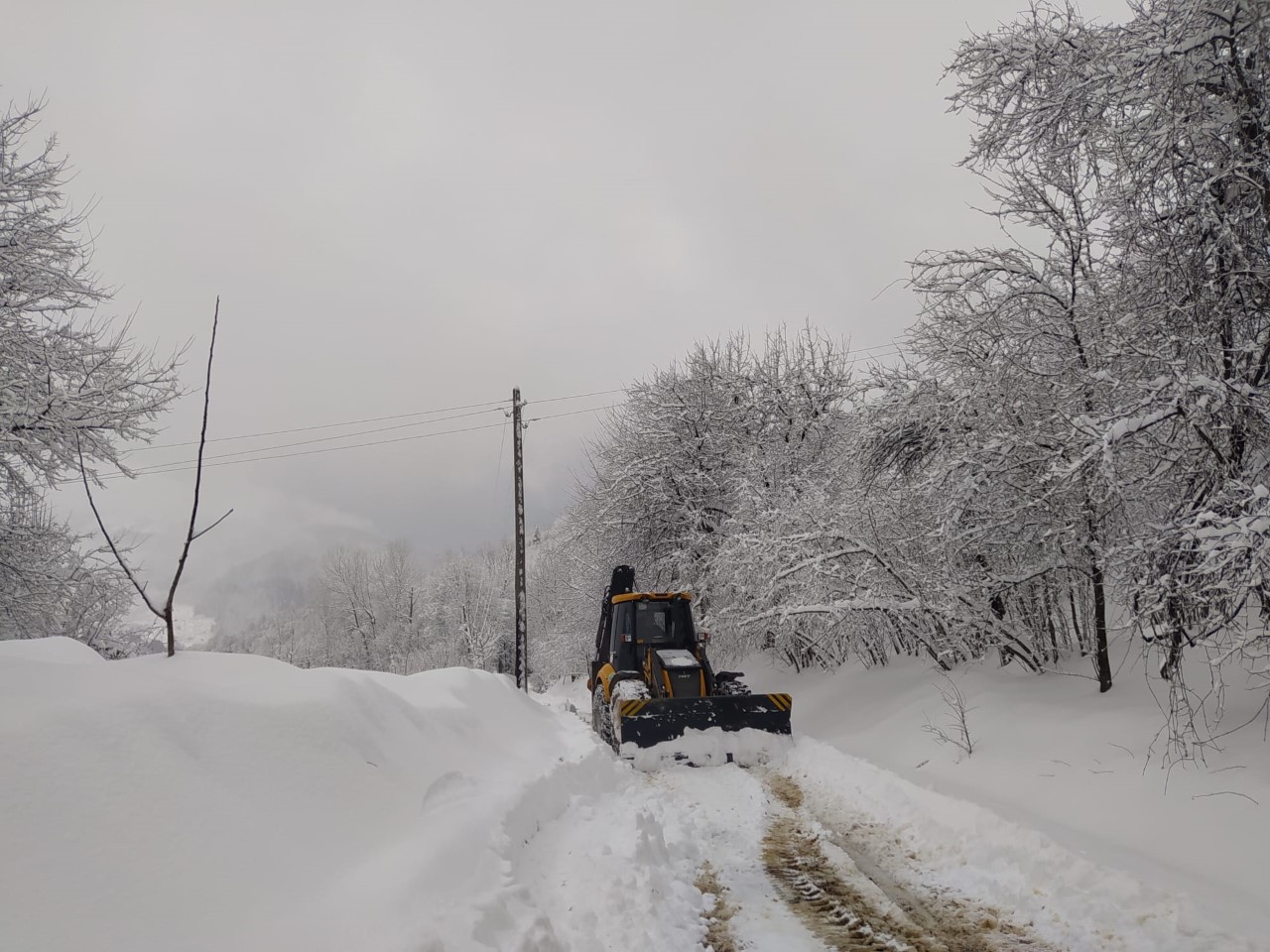 HENDEK BELEDİYESİ KAR TİMİ GECE-GÜNDÜZ SAHADA