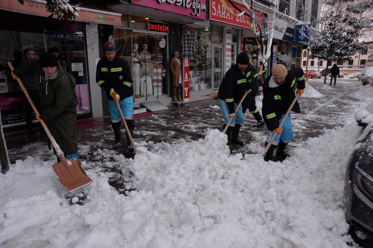 HENDEK’TE BEYAZ TEYAKKU