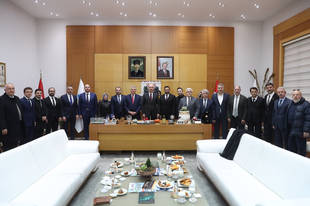 Sakarya projeleriyle büyükşehir olmanın hakkını veriyor”