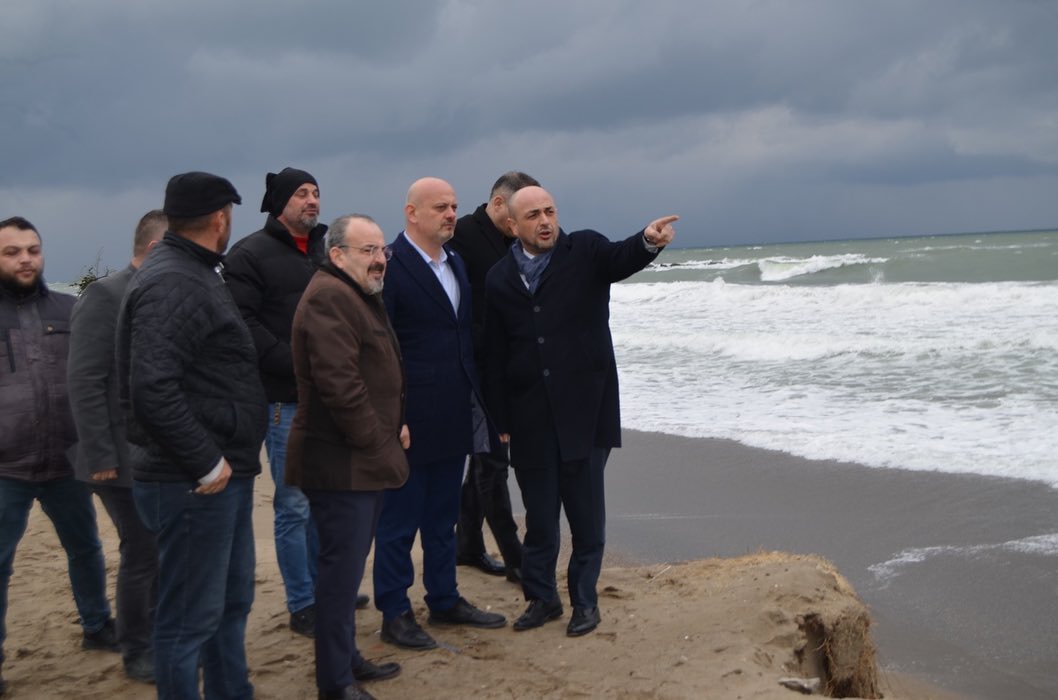 İYİ Parti Sakarya heyeti Karasu sahilinde incelemelerde bulundu