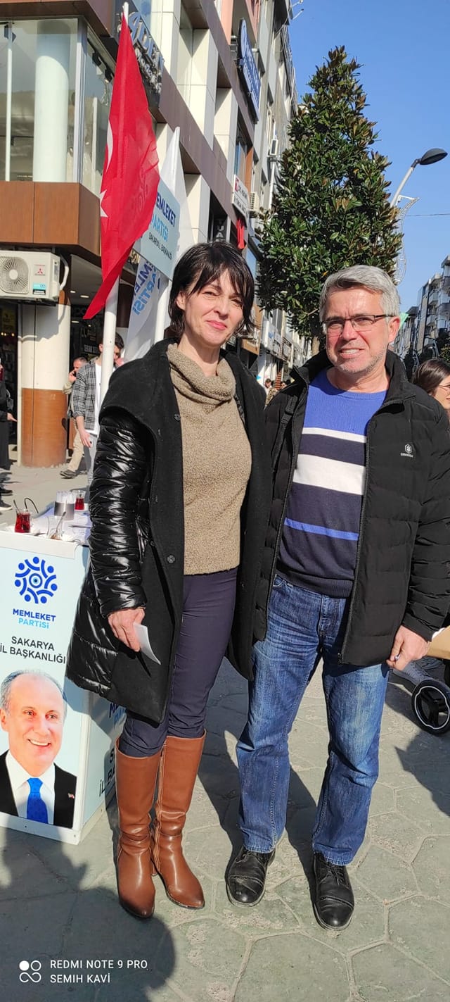 faruk-albay-memleket-partisi-standini-ziyaret-etti