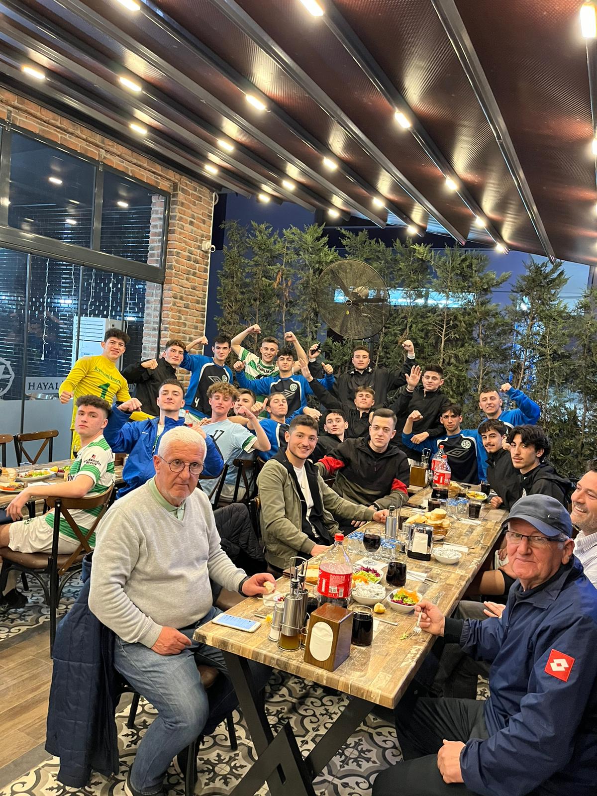 harmanlıkspor u18 yemek