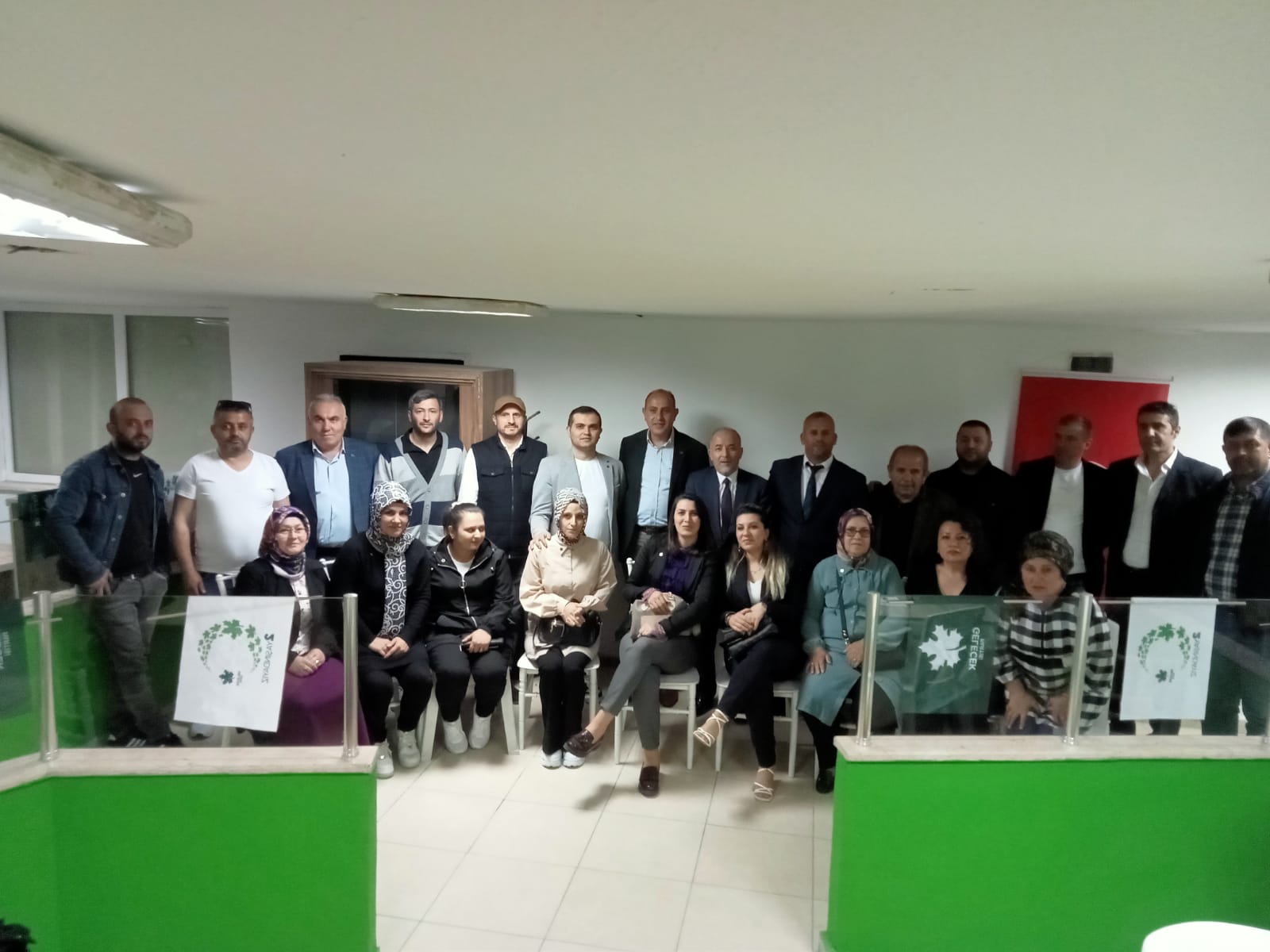 ak-partiden-istifa-eden-30-kisi-gelecek-partisine-katildi