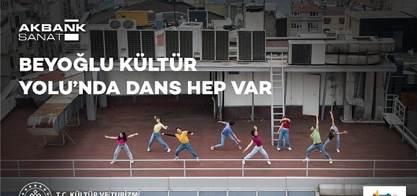 akbank-sanat-dans-atolyesinde-beyoglu-kultur-yolunda-dans-hep-var-performansi.jpg