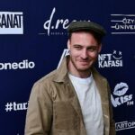 kerem-bursin-sanat-ve-teknoloji-zirvesindeydi.jpg