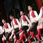 konakta-300-halk-danscisi-senlikte-sahne-aldi.jpg