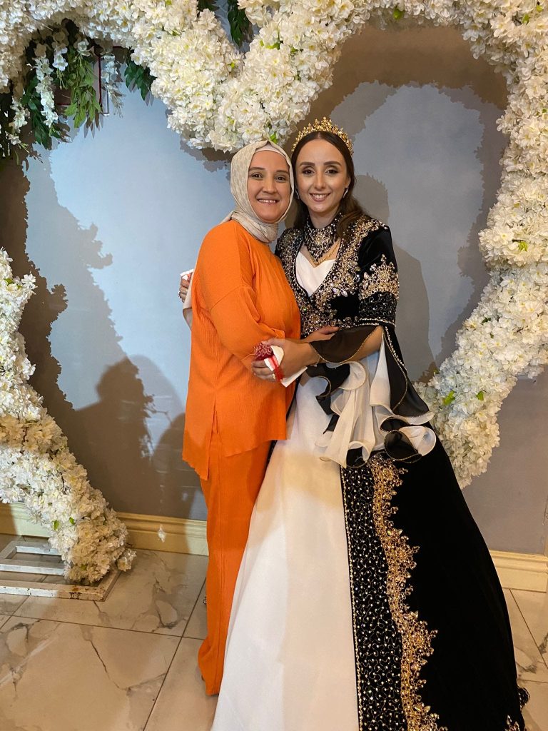 Başkan Alemdar’ın kızı Ayşenur evleniyor