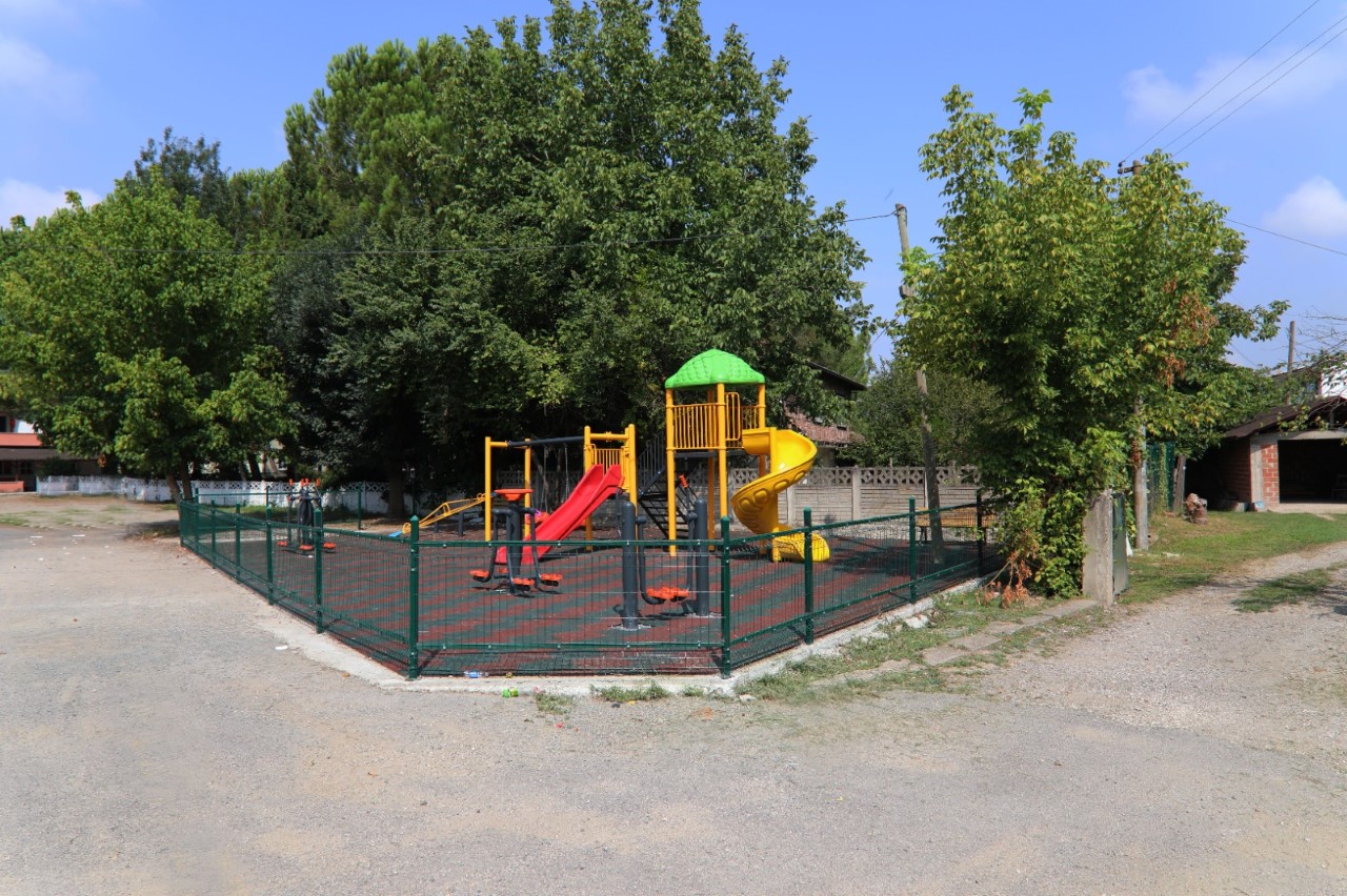 ERENLER’DE PARKLAR YENİLENİYOR (4)