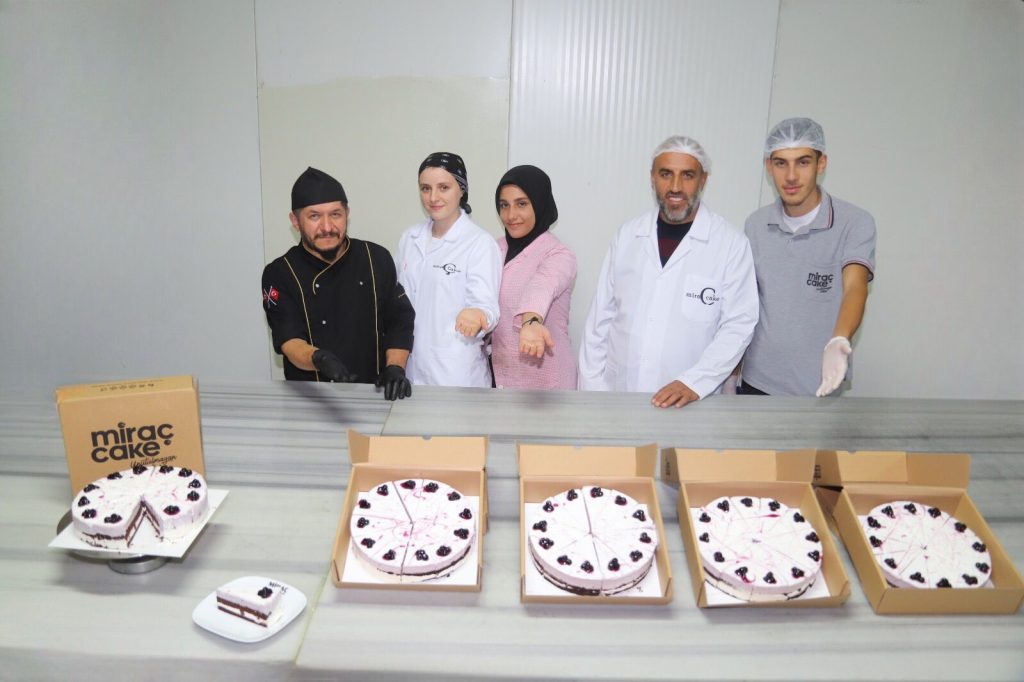Dünyada bir ilk! Aronia Meyveli pasta ilk Sakarya’da üretildi