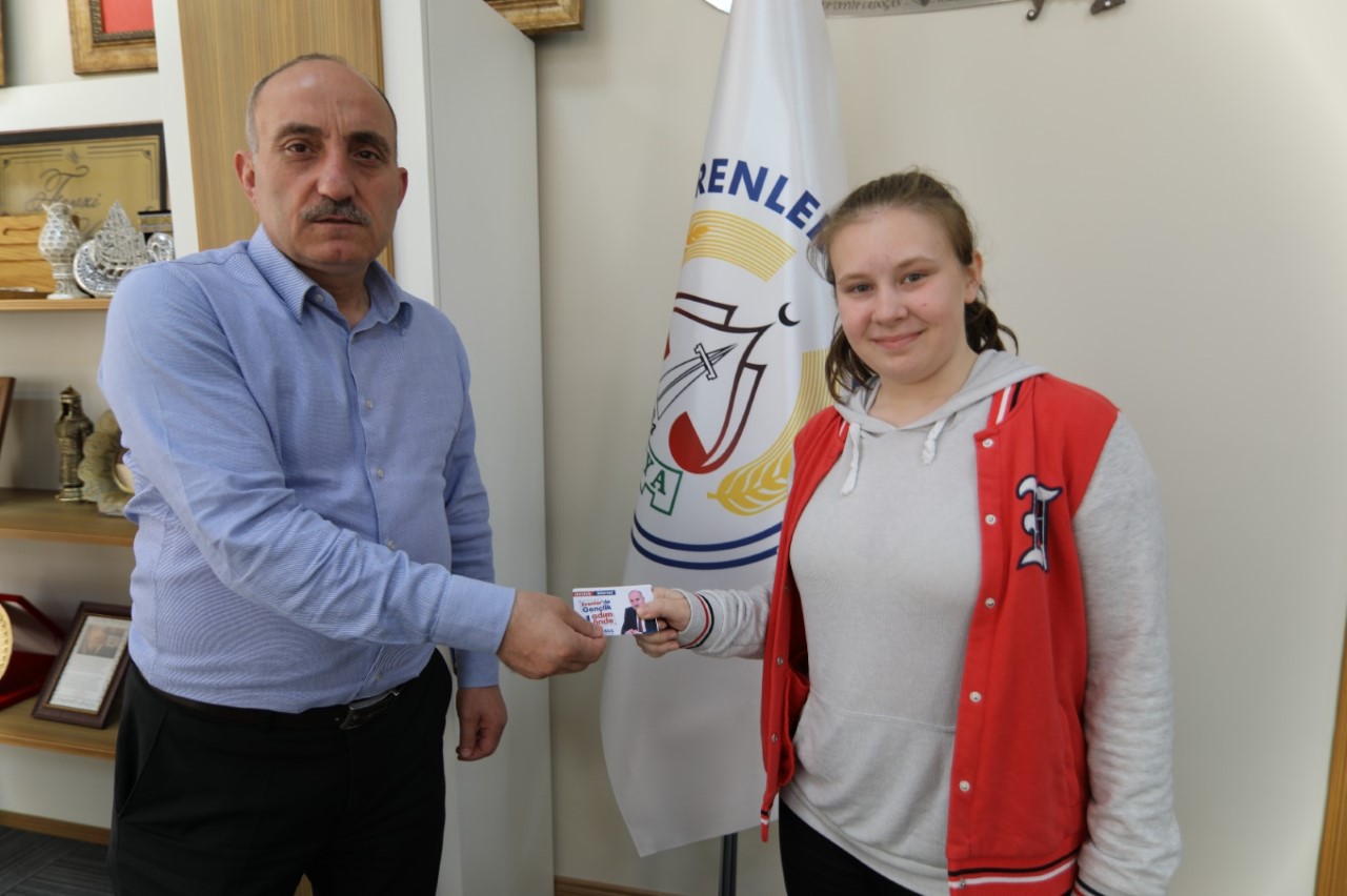thumbnail_ERENLER’DE GENÇLİK BİR ADIM ÖNCE HEDİYE İNTERNET (6)