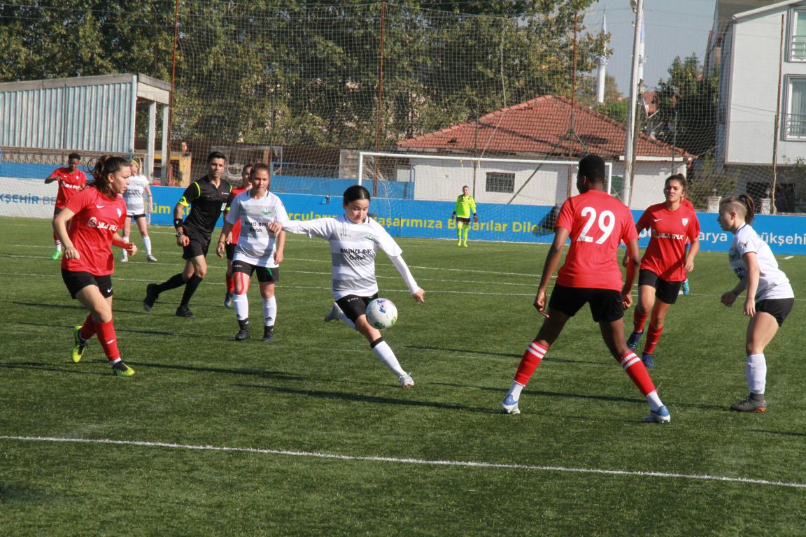 SAKARYA KADIN FUTBOL KULÜB (16)
