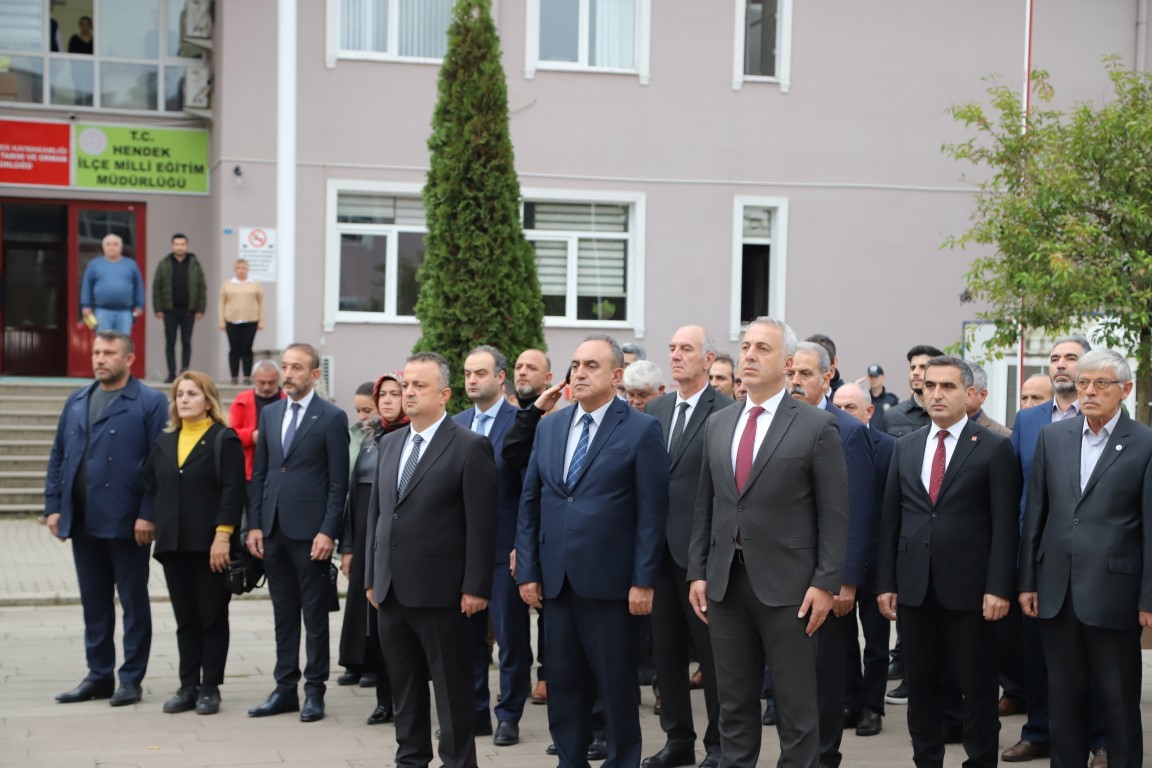 24 KASIM ÖĞRETMENLER GÜNÜ HENDEK'TE TÖRENLE KUTLAN