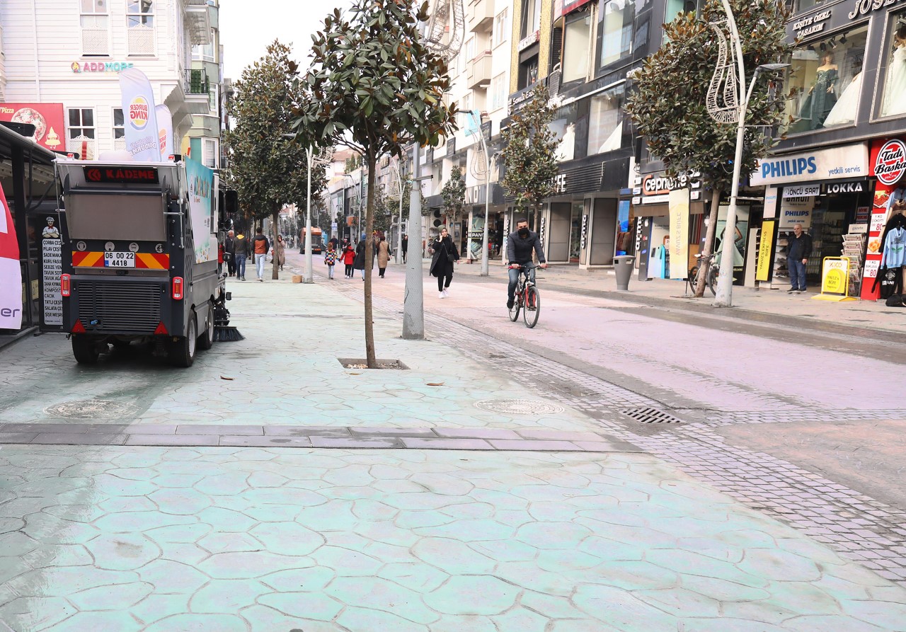 Çark Caddesi binlerce