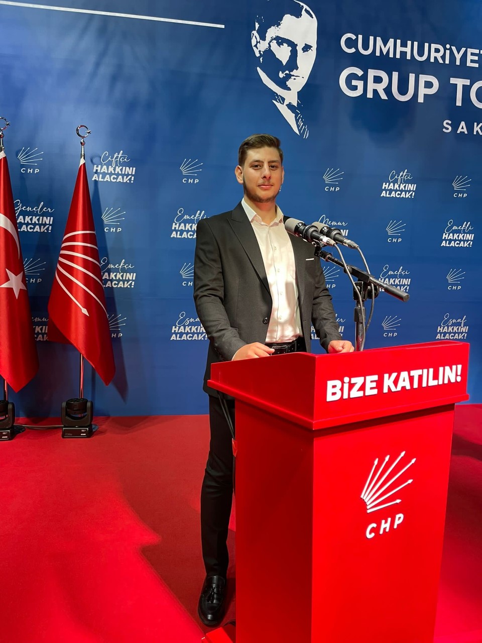 Chp Sapanca’da Gençler Bayrak