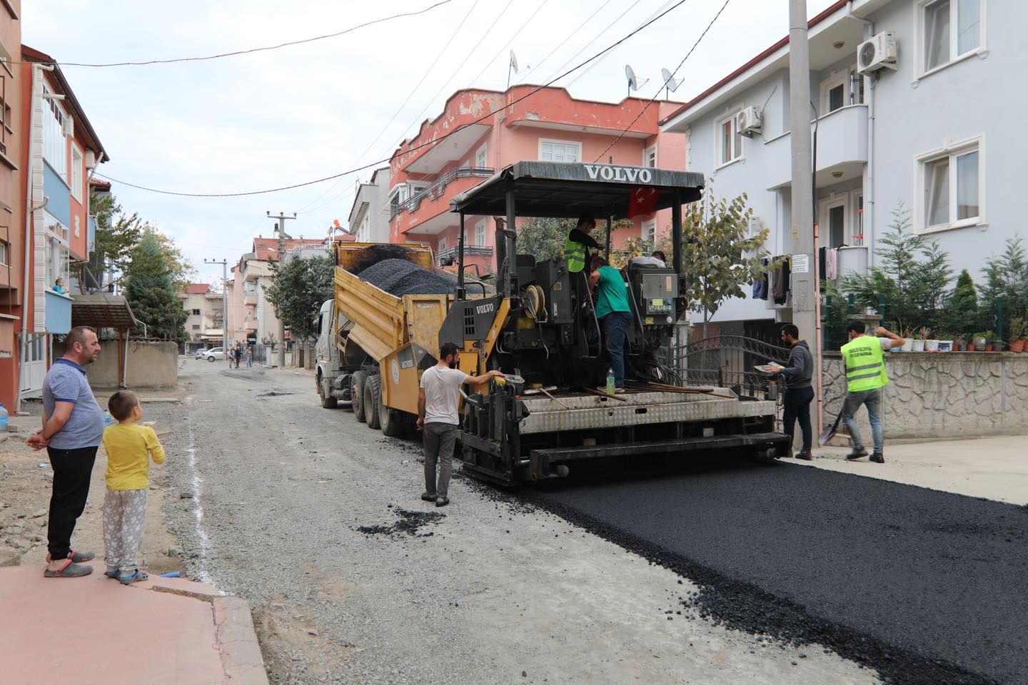 HACIOĞLU MAHALLESİNDE 27 SOKAK YENİLENİYOR (6)
