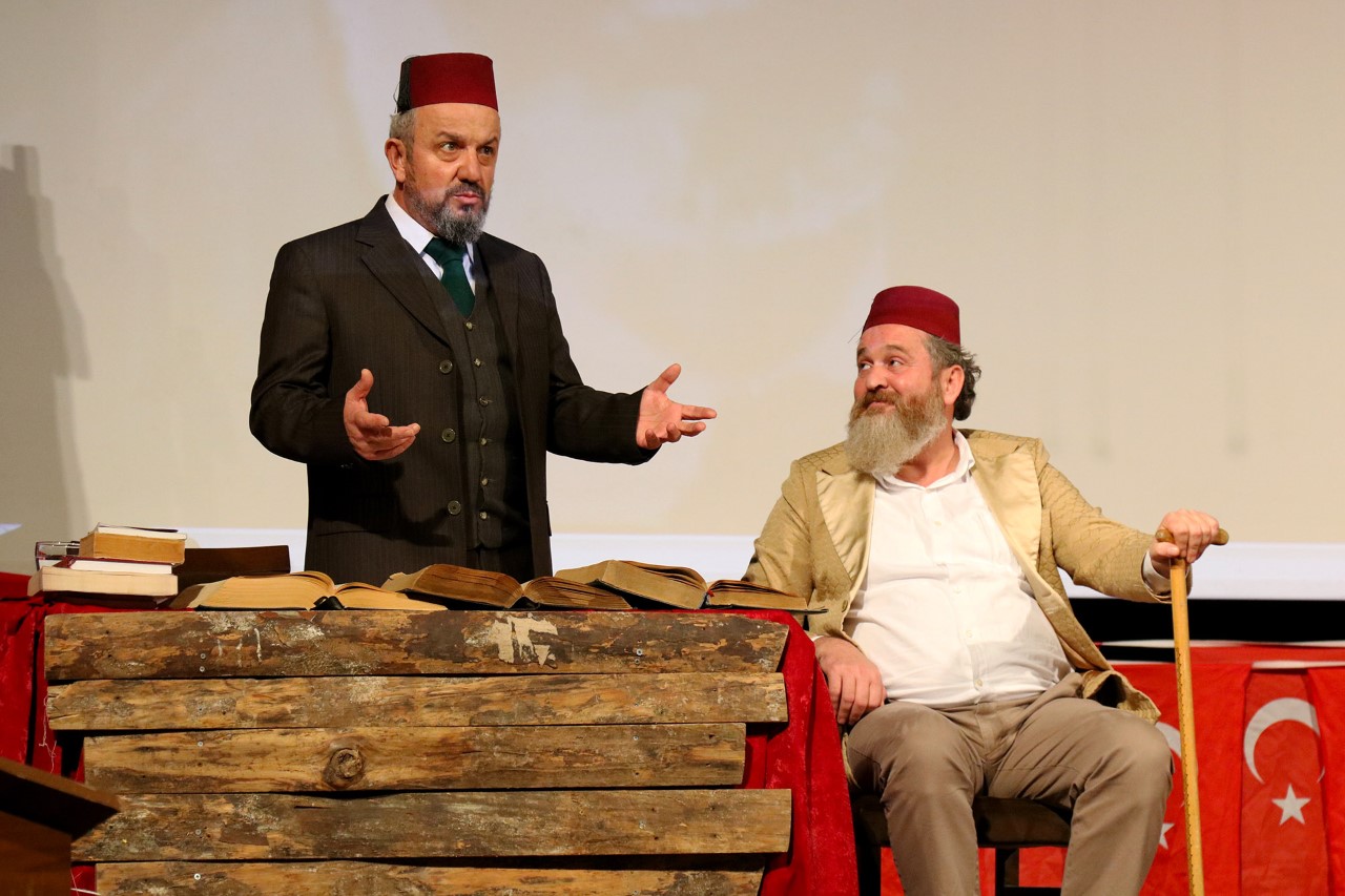 Mehmet Akif’ oyunu d