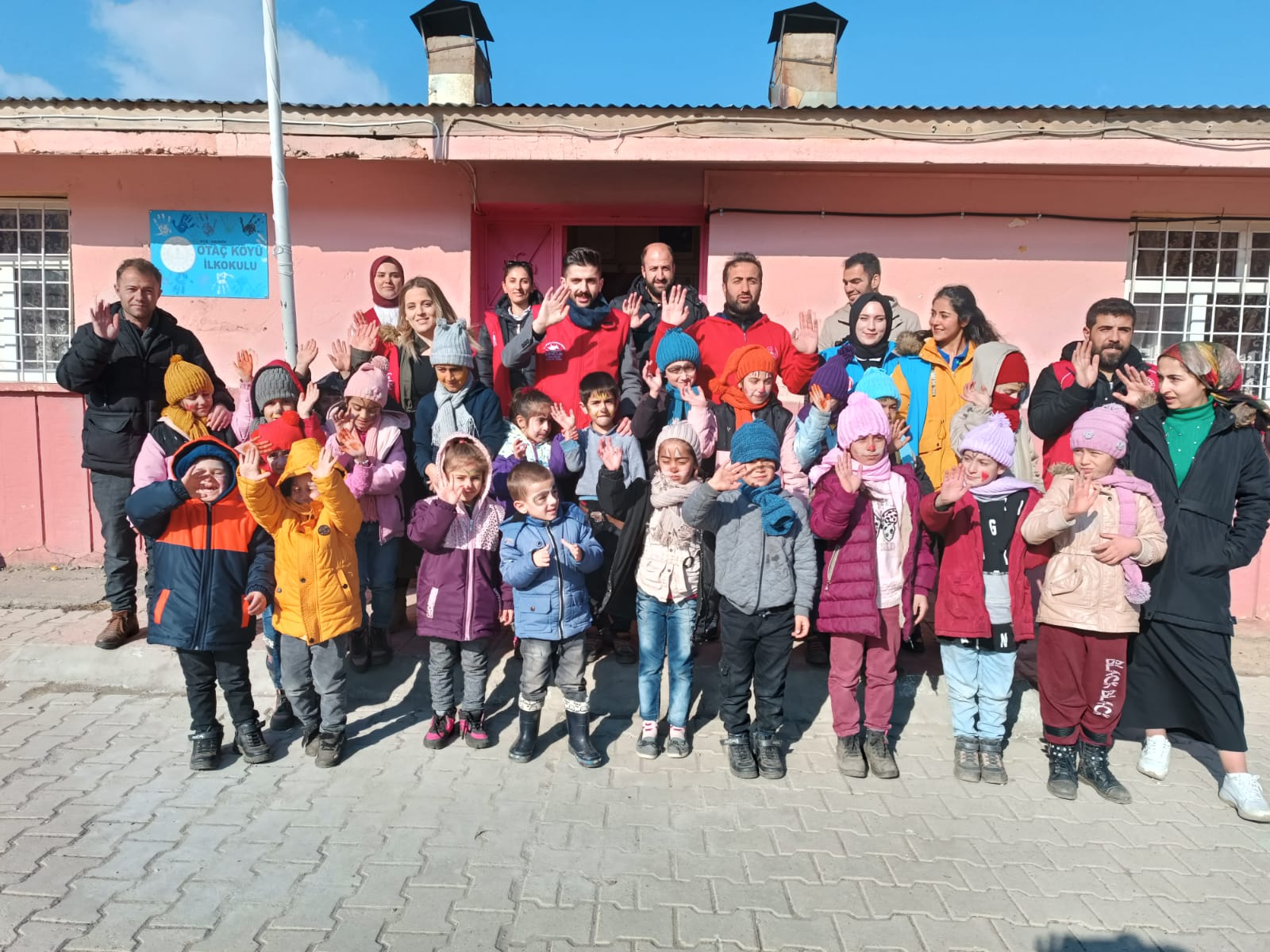 Öğrencilerinden Gönülleri