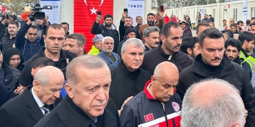 Başkan Yüce Adıyaman'da Cumhurbaşkanı Erdoğan’a bilgi verdi “Depremin izleri süratle siliniyor”