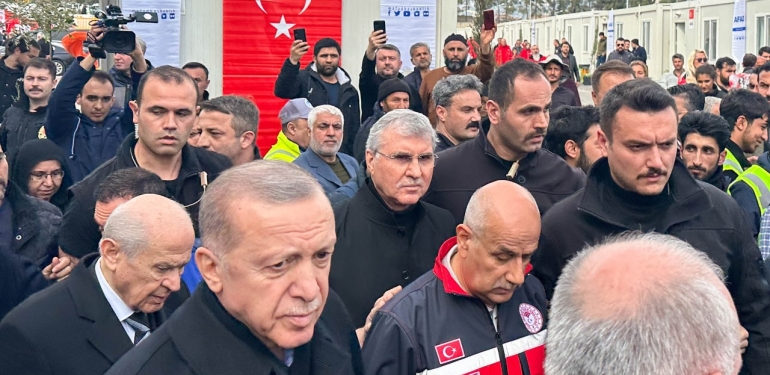 Başkan Yüce Adıyaman'da Cumhurbaşkanı Erdoğan’a bilgi verdi “Depremin izleri süratle siliniyor”