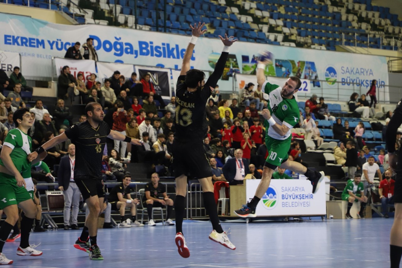 hentbol taraftarını