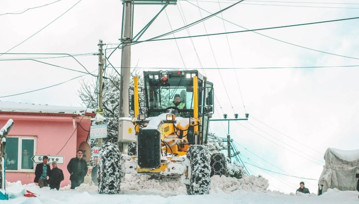 Büyükşehir’den kar raporu: 6 grup yolu ulaşıma açıldı