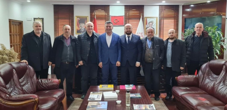 Abdullah Şirin, ilk ziyaretini Sapanca'da Belediye Başkanı Özen'e yaptı 88 Abdullah Şirin, ilk ziyaretini Sapanca'da Belediye Başkanı Özen'e yaptı (2)