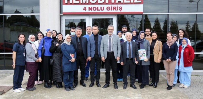 Dünya Böbrek Gününde diyaliz hastalarına ziyaret