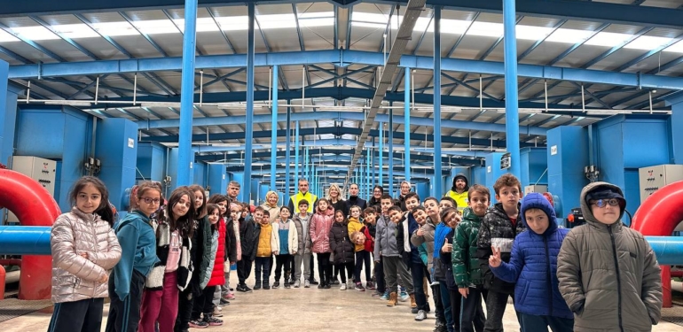Öğrenciler Büyükşehir Belediyesi ile bilinçlenmeye devam ediyor
