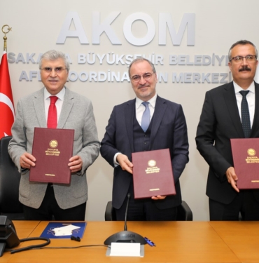 Protokol imzalandı Büyükşehir’den çiftçilere sera üst örtüsü desteği
