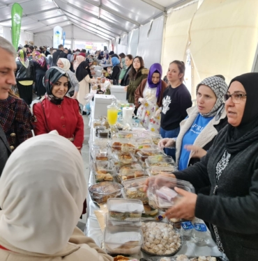 Sakaryalı Kadınlardan Depremzedeler Yararına Kermes