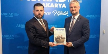ASRİAD Sakarya MHP’li Av. Akar’ı iftarda ağırladı (1)