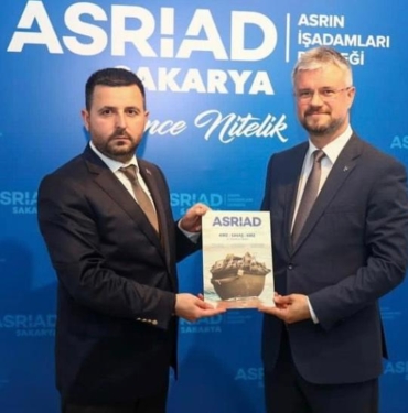 ASRİAD Sakarya MHP’li Av. Akar’ı iftarda ağırladı (1)