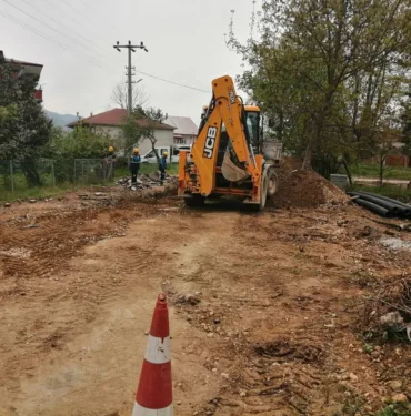 Akyazı İnönü Mahallesi’nde altyapı çalışmalarını başlattı