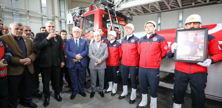 Büyükşehir'in şehit itfaiye eri dualarla uğurlandı