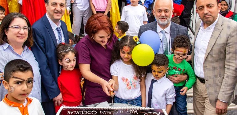 Depremzede çocuklarla 23 Nisan eğlencesi! (4)